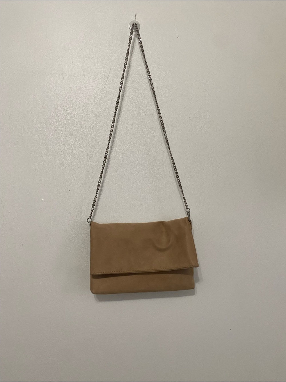 Le château | Elegant Tan Suede Crossbody Bag with Chain Strap